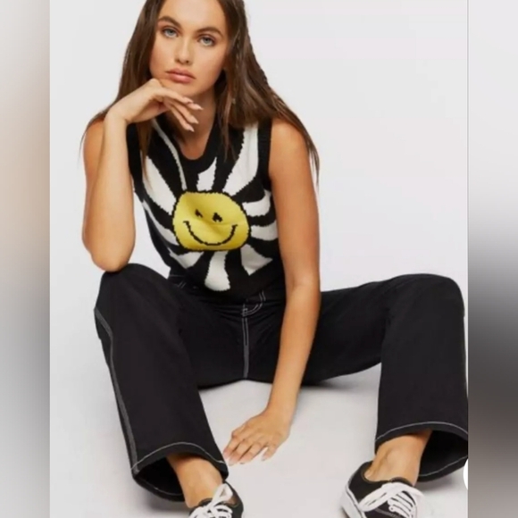 Forever 21 Happy Face Sweater Vest - Picture 4 of 6